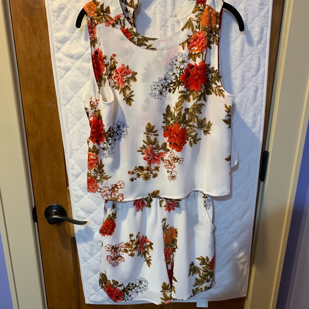 Romper w floral design